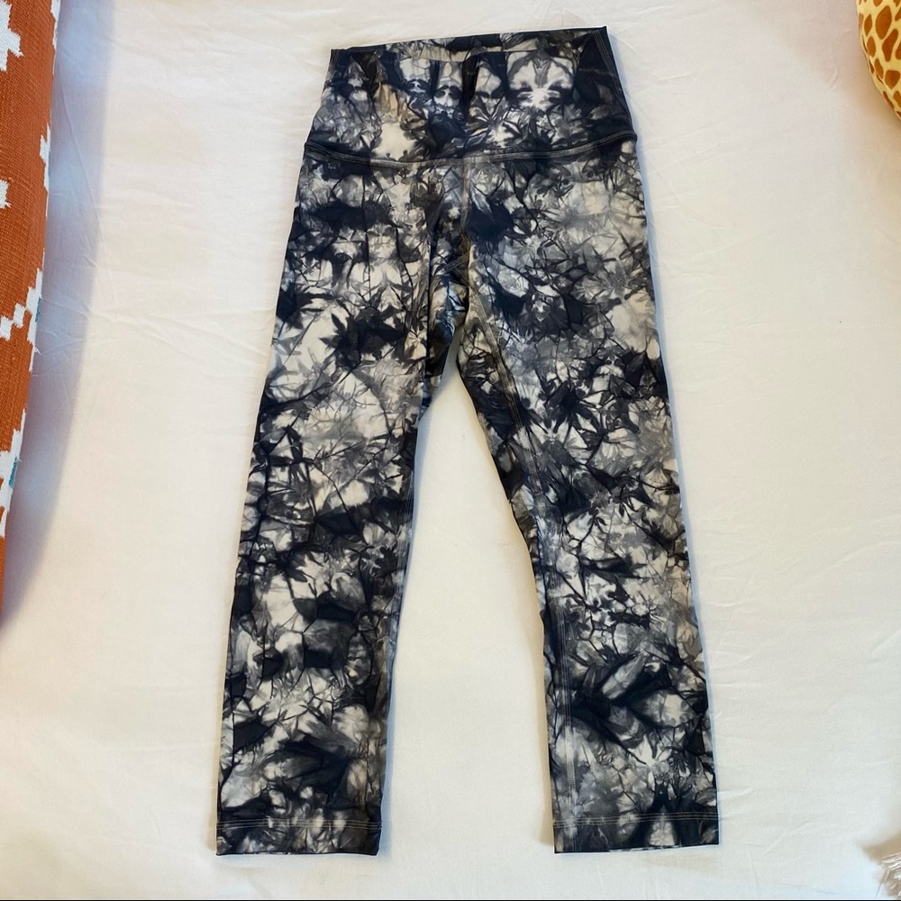 Lulu🍋 Wunder Under Crop 23”
